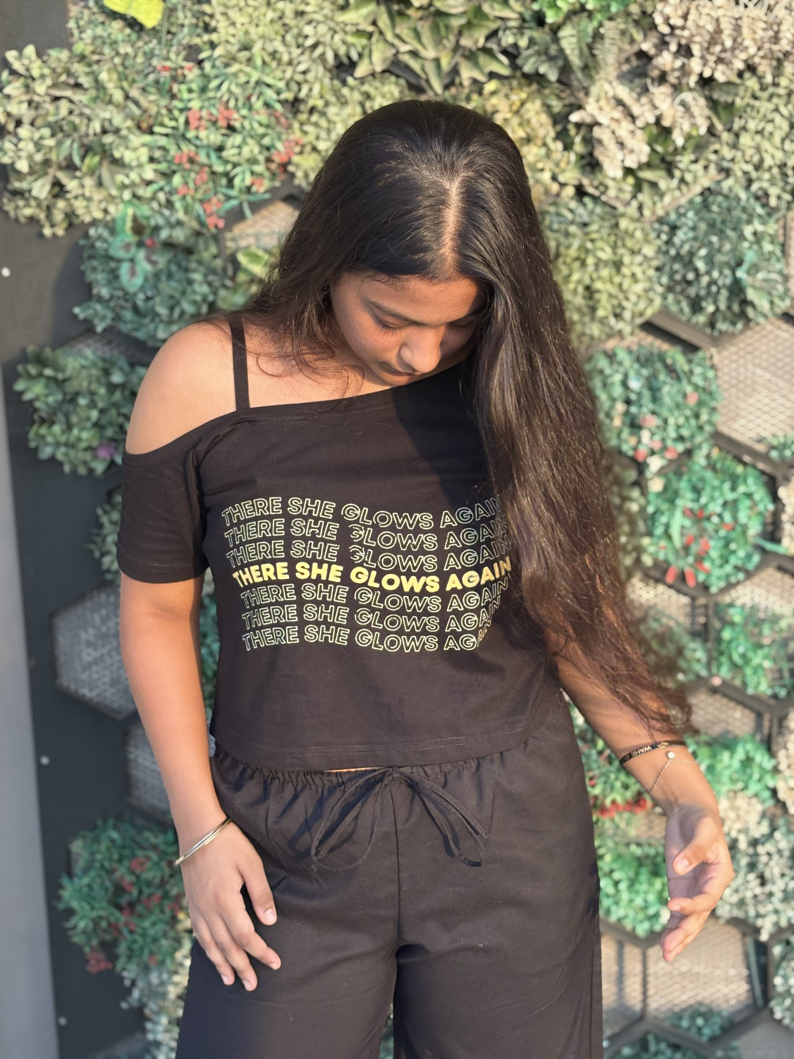 Glowing again - Asymmetrical neck T-shirt